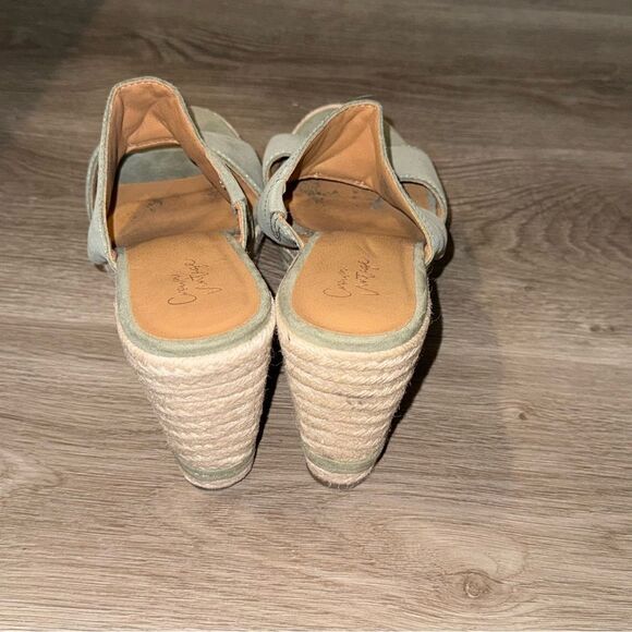 Crown Vintage Sage Green Wedges - Picture 5 of 11